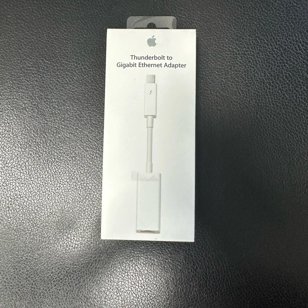 Apple Thunderbolt-to-Gigabit Ethernet Adapter in White